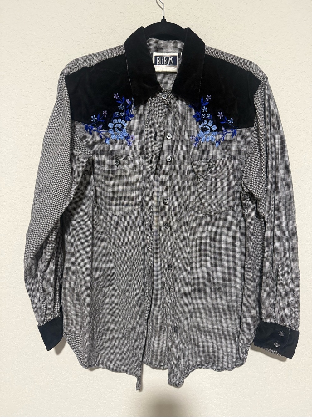 bill blass Gray Button-Front Western Shirt with Black Yoke and Blue Embroidery